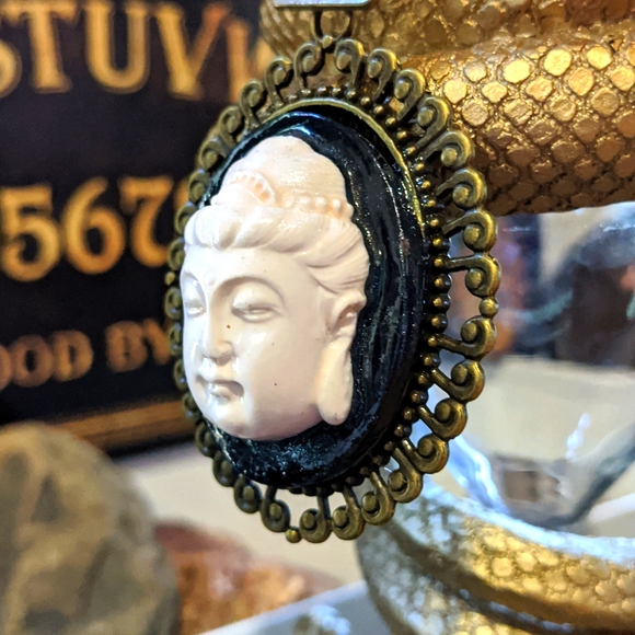 Siddartha Cameo - Picture 3 of 8